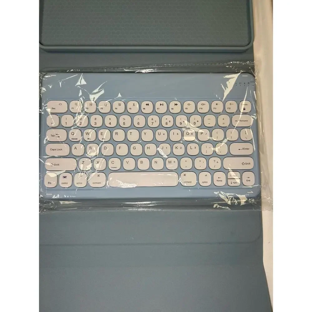 DIVUFUS KEYBOARD CASE FOR iPAD 12.9' - BRAND NEW / OPEN BOX Light Blue
